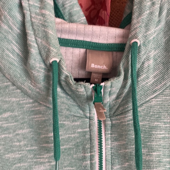 Size medium bench, T-shirt, hoodie teal colour lightweight good condition! - Picture 4 of 7